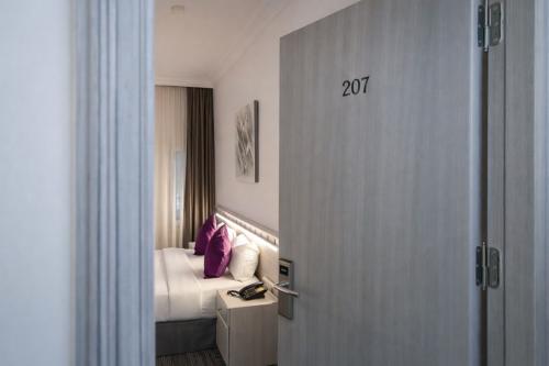 sammys-hotel-standard-double-room-1