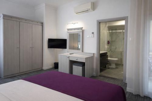 sammys-hotel-standard-double-room-5