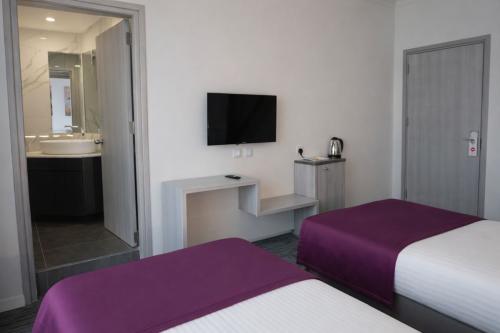 sammys-hotel-standard-twin-room-11