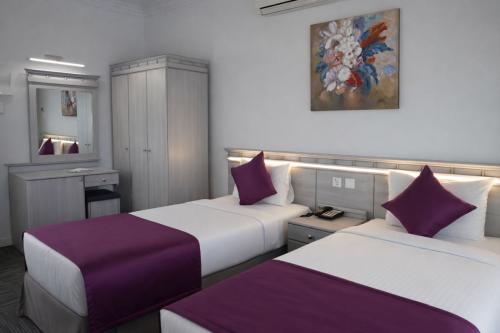 sammys-hotel-standard-twin-room-12