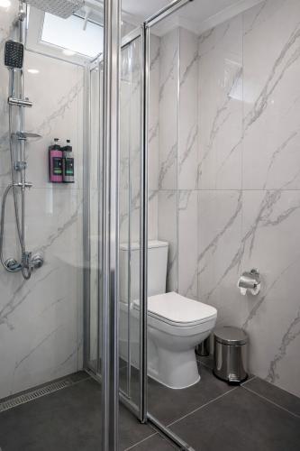 sammys-hotel-standard-twin-room-16