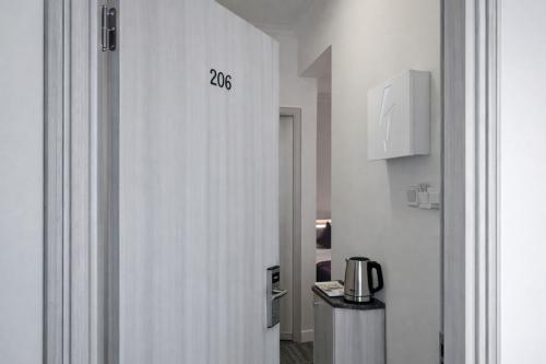 sammys-hotel-standard-twin-room-3