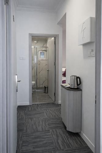 sammys-hotel-standard-twin-room-4