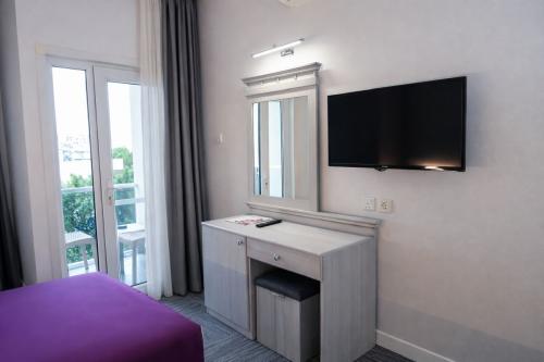 sammys-hotel-standard-twin-room-7