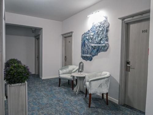 sammys-hotel-suit-twin-room-11