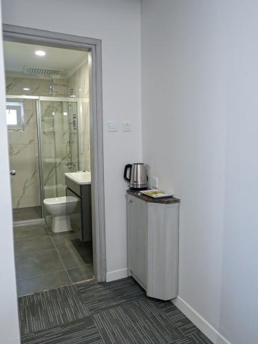 sammys-hotel-suit-twin-room-3