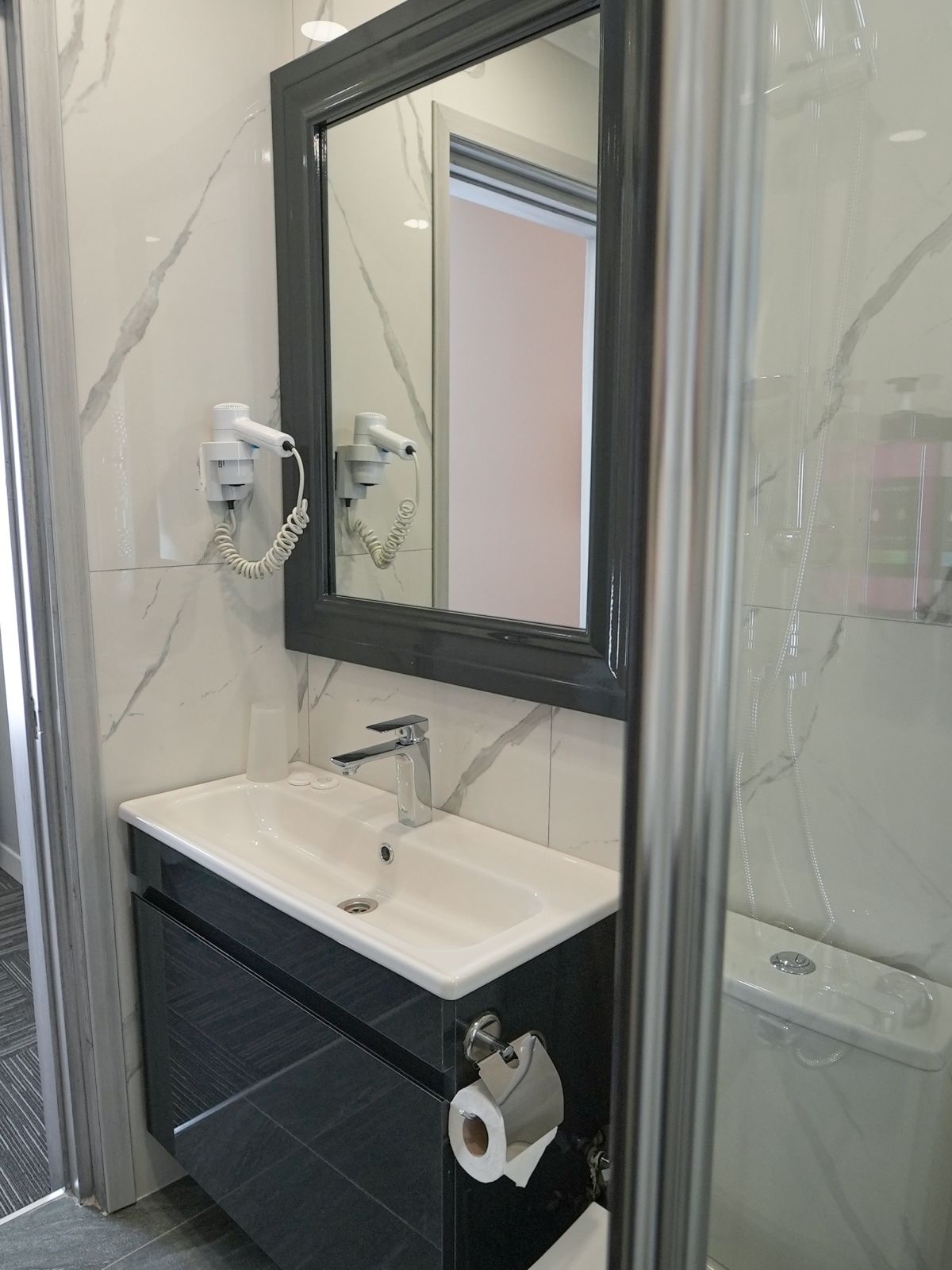 Sammys Hotel Standard Twin Room