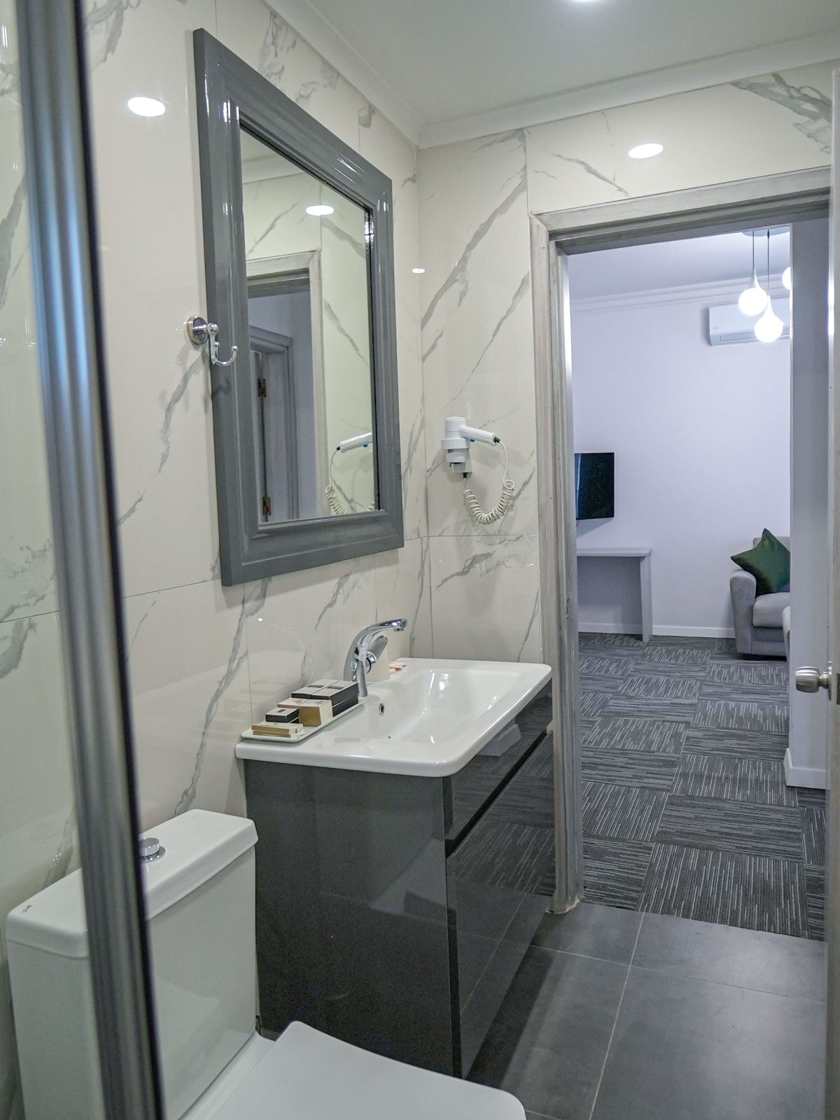 Sammys Hotel Suit Twin Room